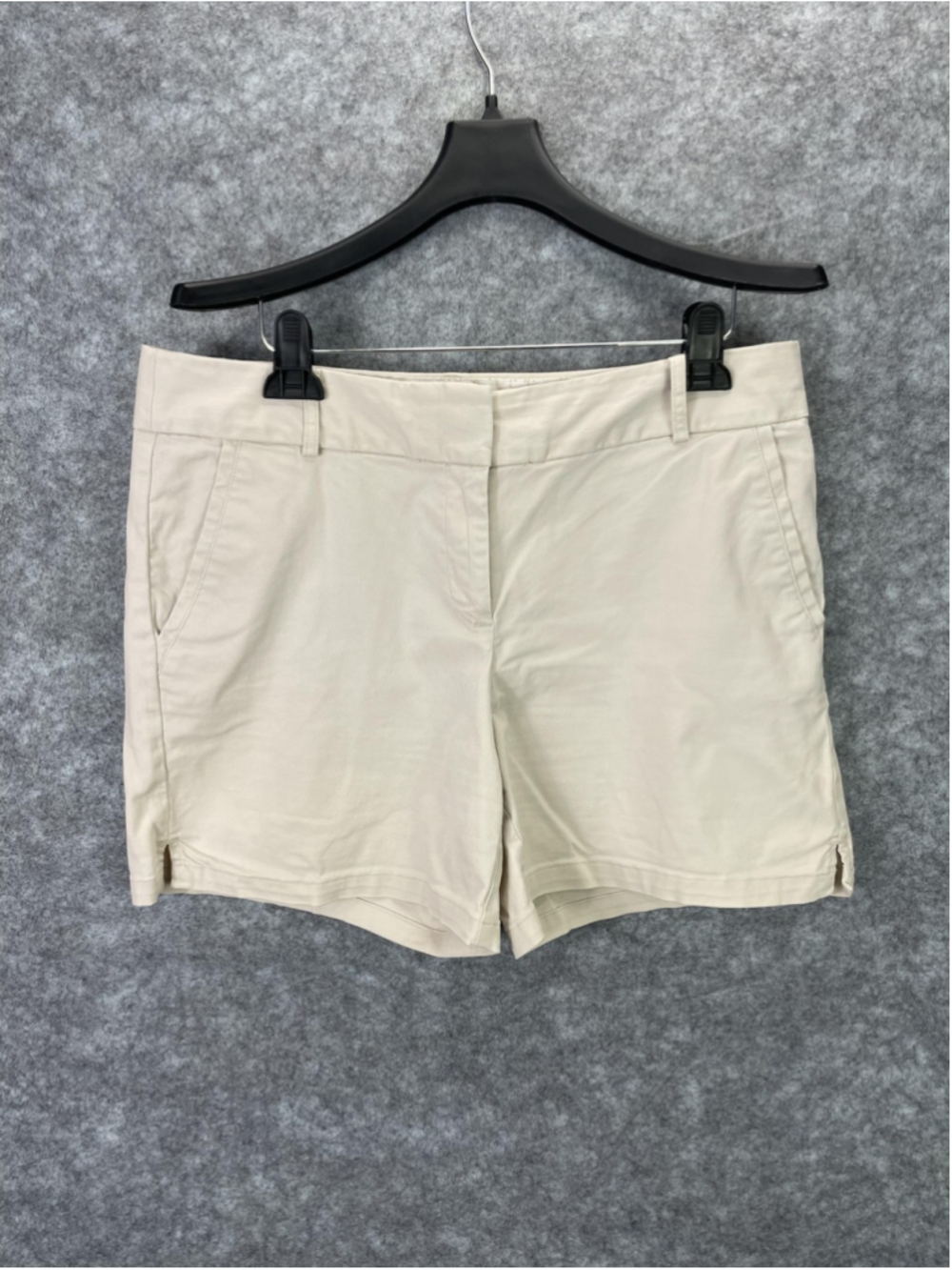 LOFT Shorts Womens 10 Beige Chino Stretch Twill Flat Front 4.5 Inseam Casual